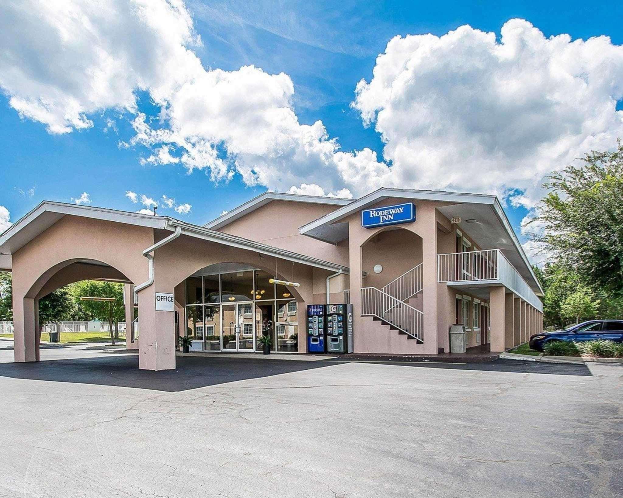 Rodeway Inn Gainesville - University Area Exteriör bild